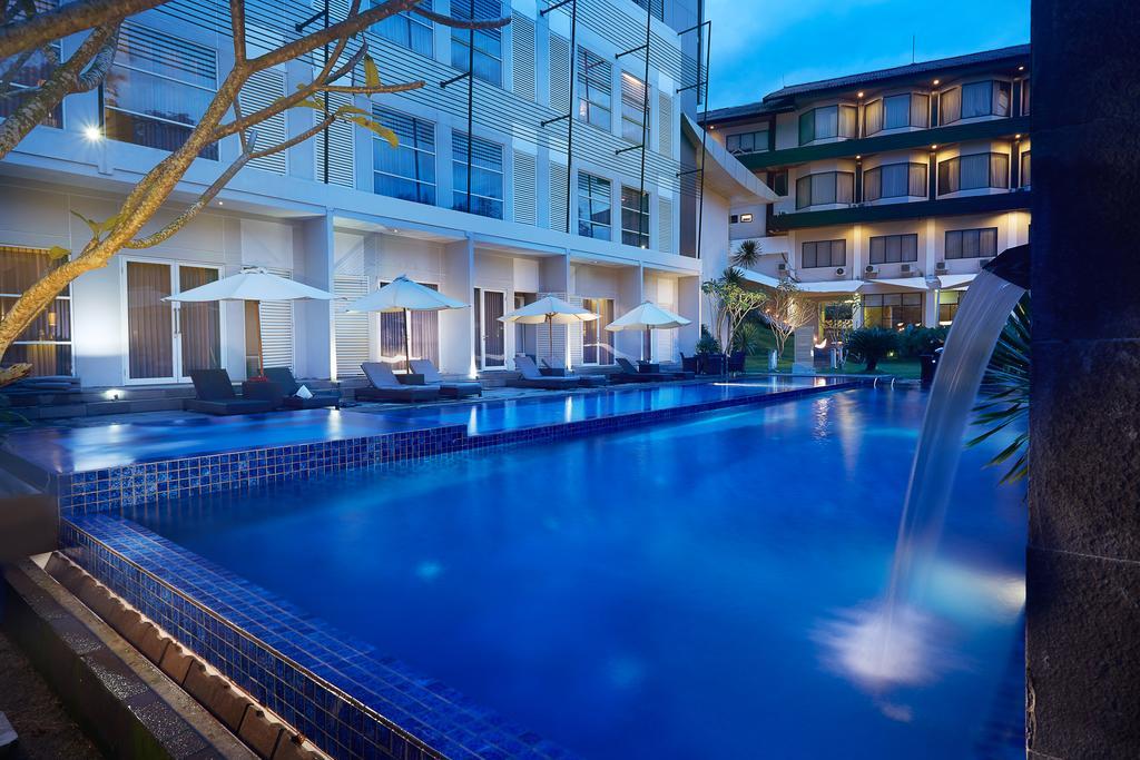 Grand Kecubung Hotel Pangkalan Bun Exterior photo
