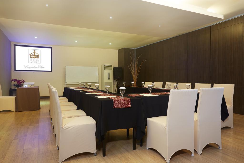 Grand Kecubung Hotel Pangkalan Bun Exterior photo